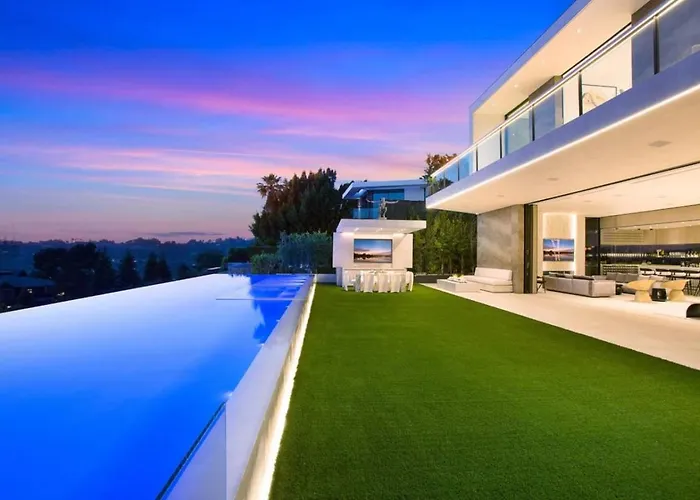 Ultra-Luxurious Bh Estate With Pool, Theatre, Views