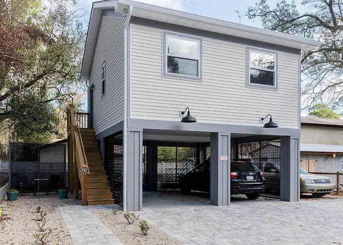 Charming Old Town Loft, Nestled In The Heart Of Historic Bluffton, Sc