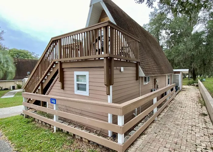 Lilac Loft- Lake, Pool, Pickle Ball, Disney, Fun!