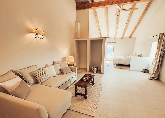 Mimosa Lodge