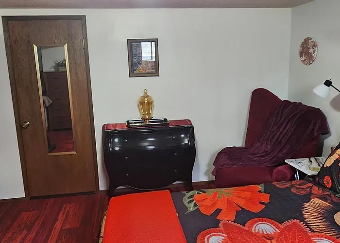 Comfortable Cozy Living Space, Kent Wa