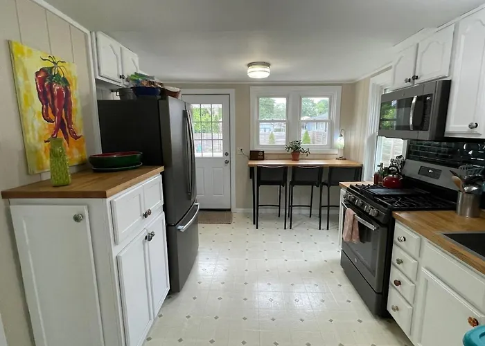 Eastside Abode - Local Living 2026 Monthly Rentals Only Contact For Rate