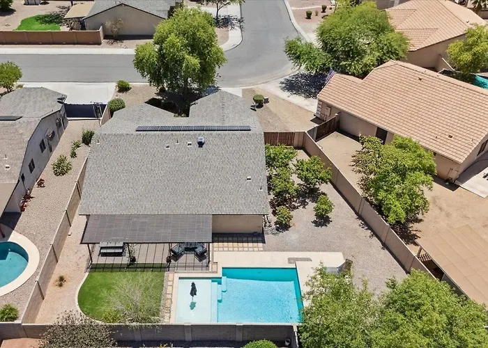 Peaceful Desert Oasis Salt Pool & Baja Deck