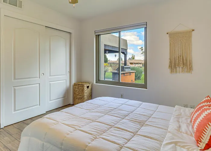 Mountain-View Escape Near Santa Ana Casino!