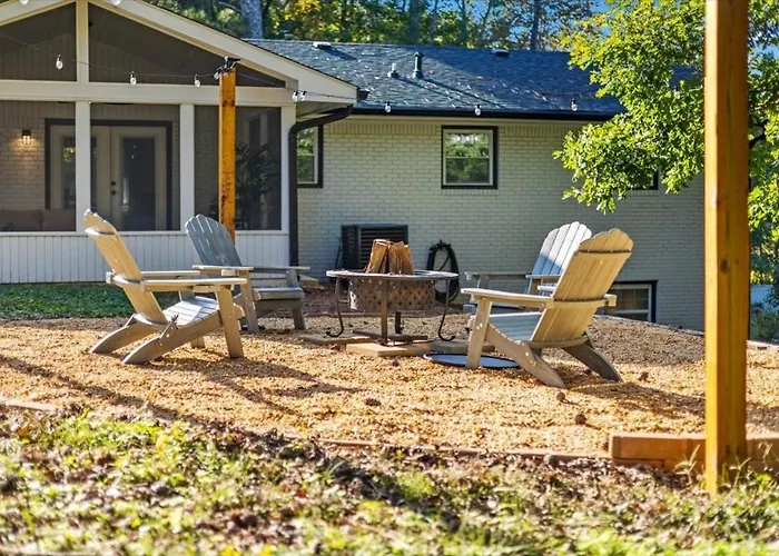Ranch Style Luxe Game Room & Fire Pit Free Wi-Fi
