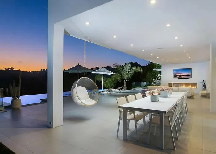 Beverly Hills Mansion W. Stunning Views
