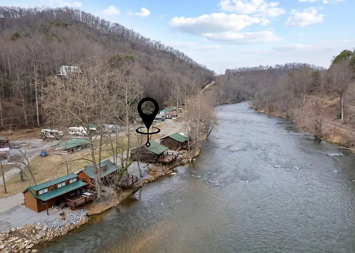 The Great Escape - Riverfront Cabin, Mountain Views, Fishing, And Rafting!