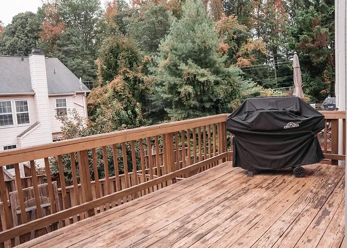Cozy Springfield Townhome , Wifi , Pet Friendly