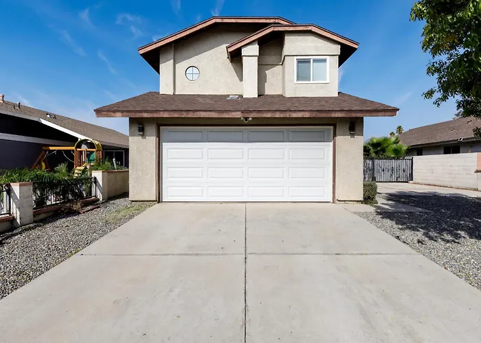 Modern 3Br 2-Story Retreat Near Ruhs March Arb