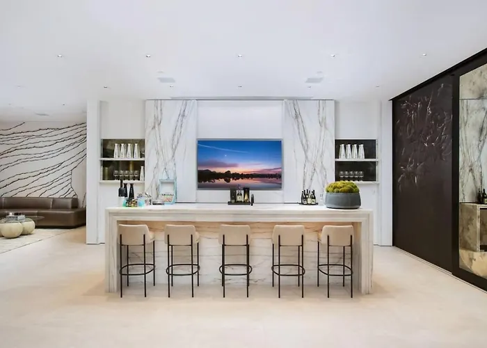 Ultra-Luxurious Bh Estate With Pool, Theatre, Views