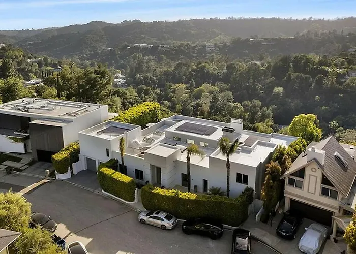 Beverly Hills Mansion W. Stunning Views