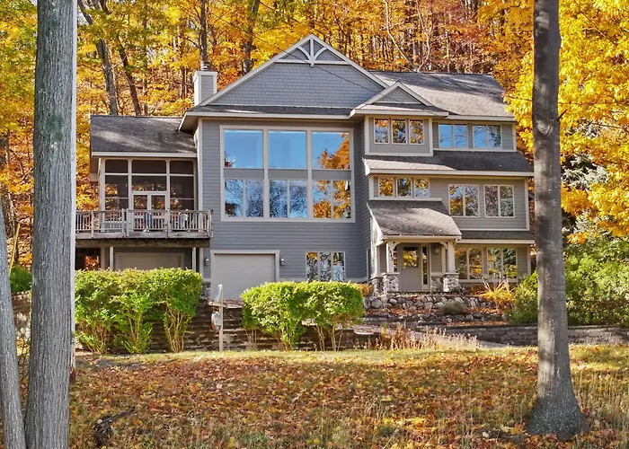 Beech Tree Lodge On Glen Lake In Beautiful Northern Michigan - Minutes From The Sleeping Bear Dunes