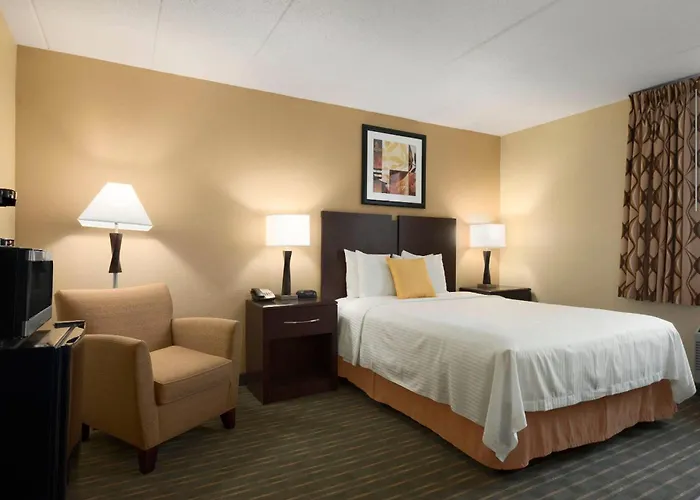 Days Hotel By Wyndham University Ave Se