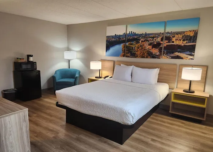 Days Hotel By Wyndham University Ave Se