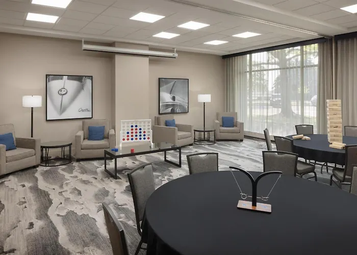 Embassy Suites By Hilton Detroit Troy Auburn Hills