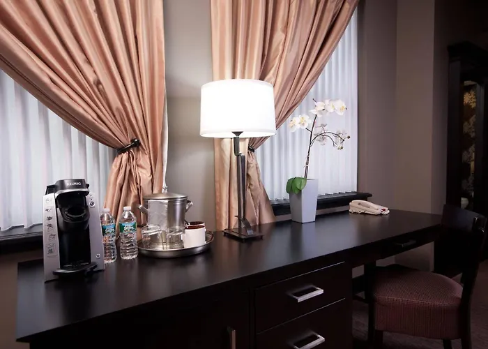 The Giacomo Niagara Falls Ny, An Ascend Collection Hotel