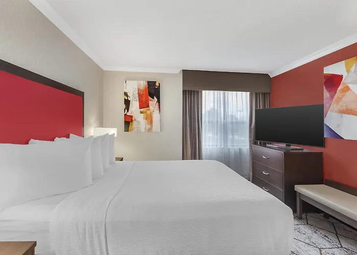 Best Western Plus Rose City Suites