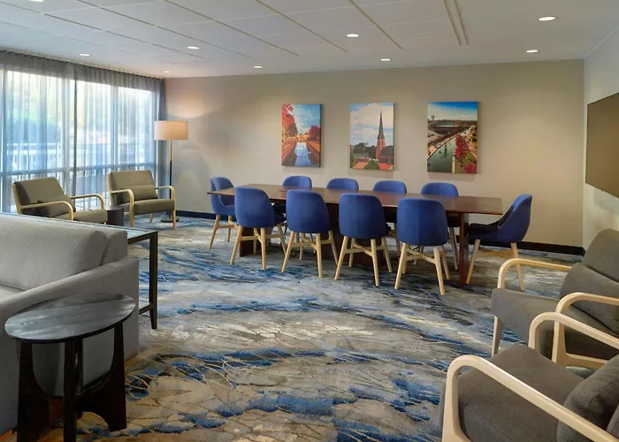 Fairfield Inn & Suites By Marriott Frederick