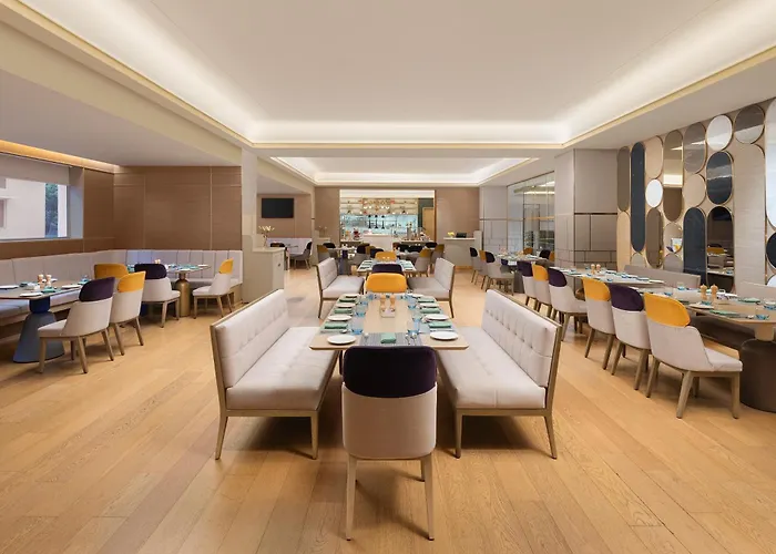 Vivanta Vijayawada, Mg Road