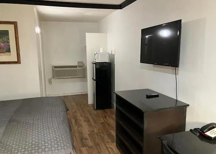 Budget Host Inn