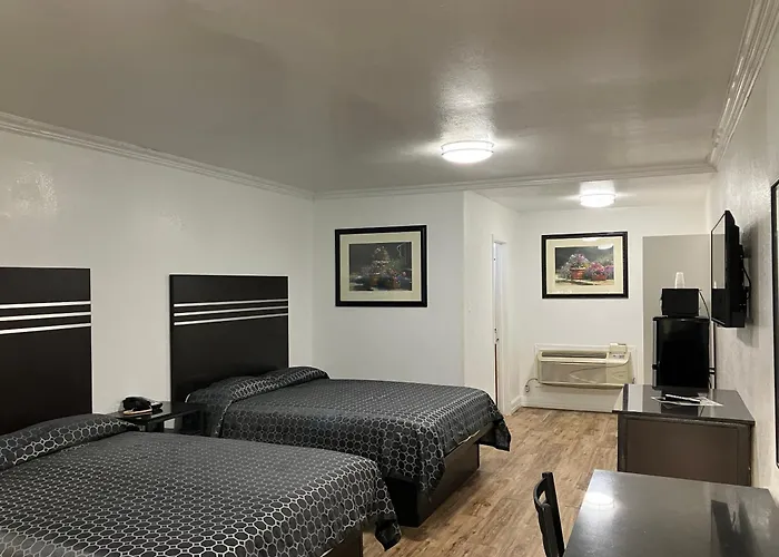 Budget Host Inn