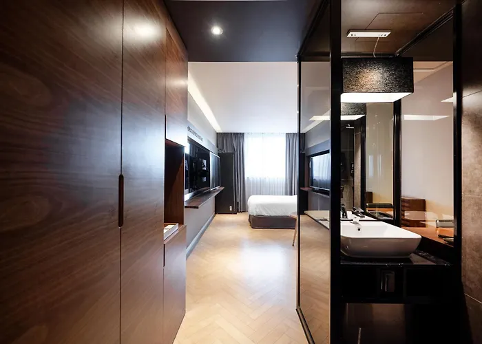 Golden Business Hotel
