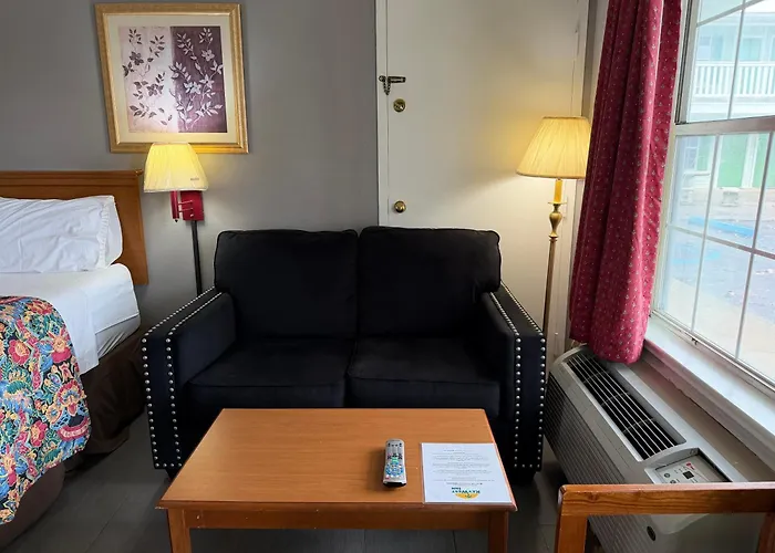 Key West Inn - Chatsworth