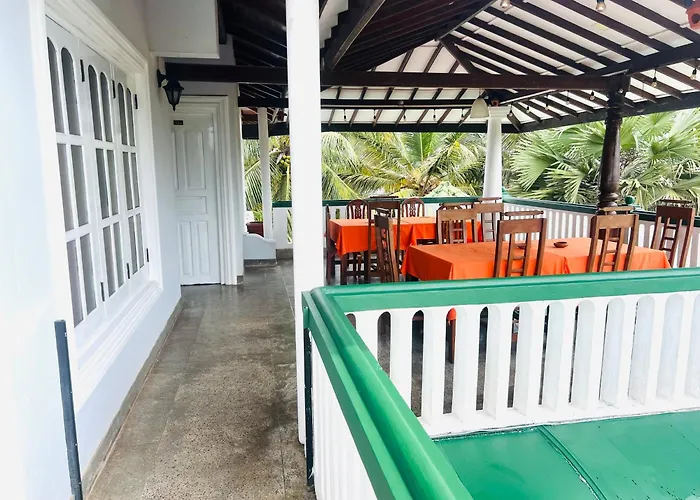 Island House Hiriketiya