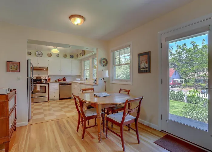 Living Color Cottage