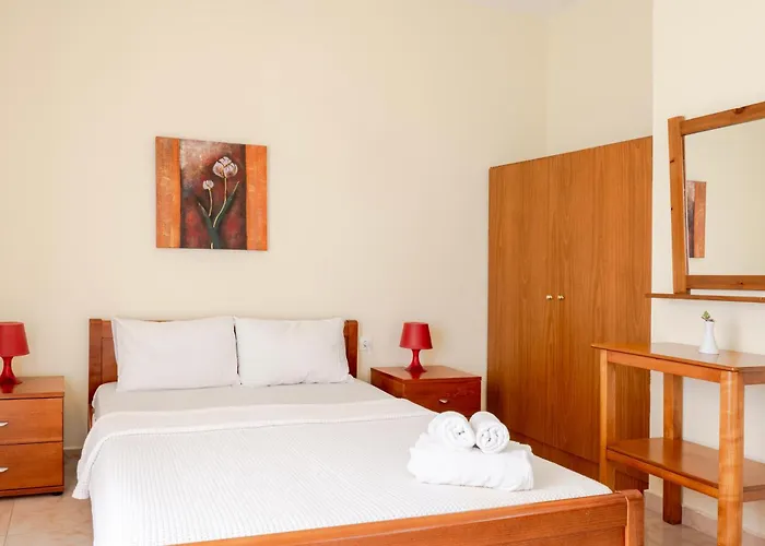GEORGE AND MARIOS STUDIOS Inn
