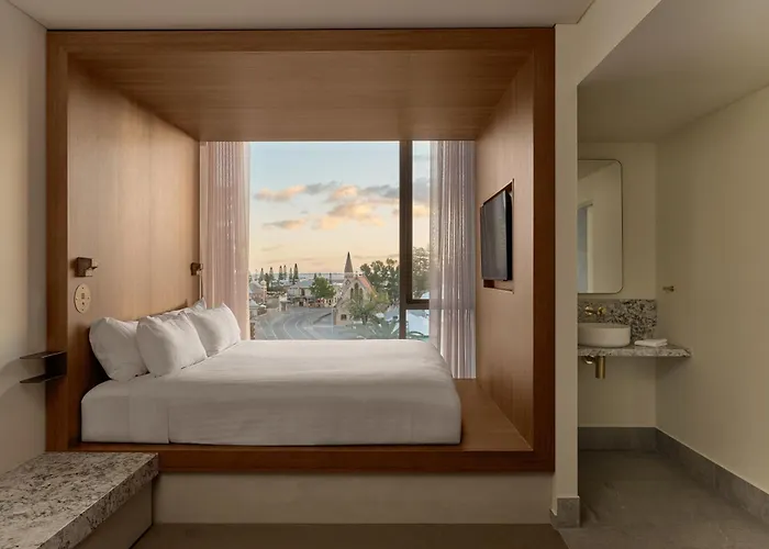 Warders Hotel Fremantle Markets