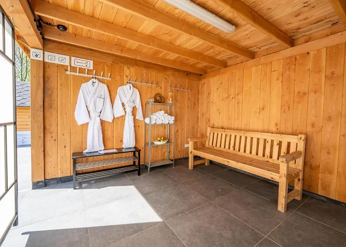Glamping Lodge With Eco-Wellness