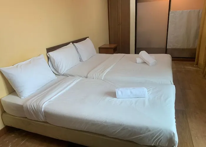D'Feringghi Hotel