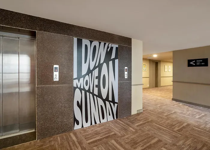 Sunday Hotel & Convention Centre By Checkin, Vadodara