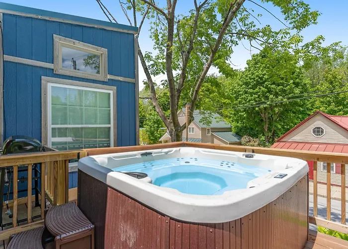 Tiny Homes On Pleasant