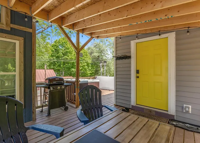 Tiny Homes On Pleasant