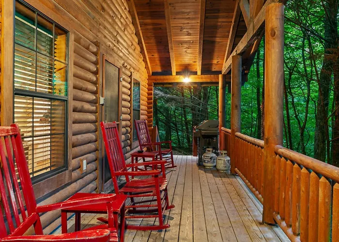 Good Life Cabin 2 - Bryson City Cabin With Hot Tub And Fire Pit