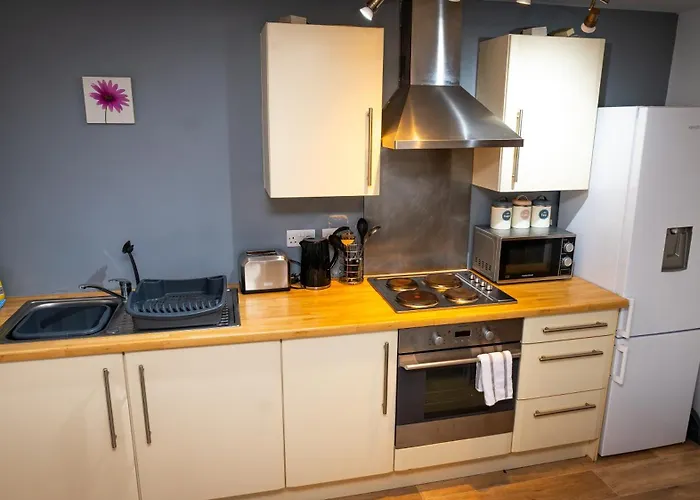 Greenings Apt Warrington - 2 Bed With Free Off Road Parking & Wifi