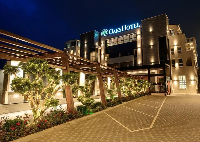 Oaks Hotel