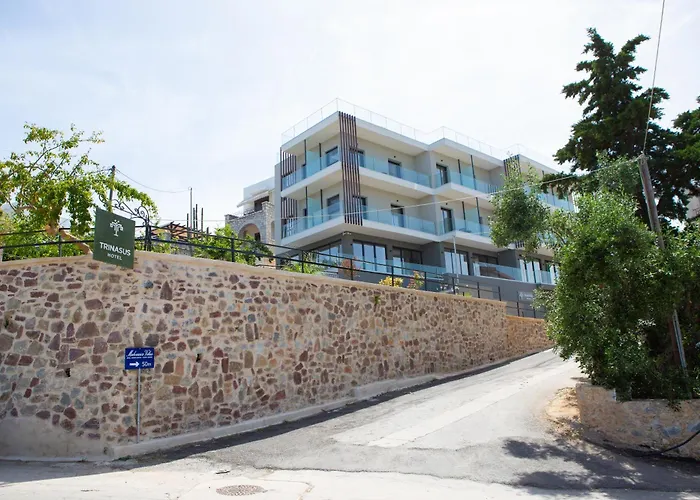 Trinasus Hotel