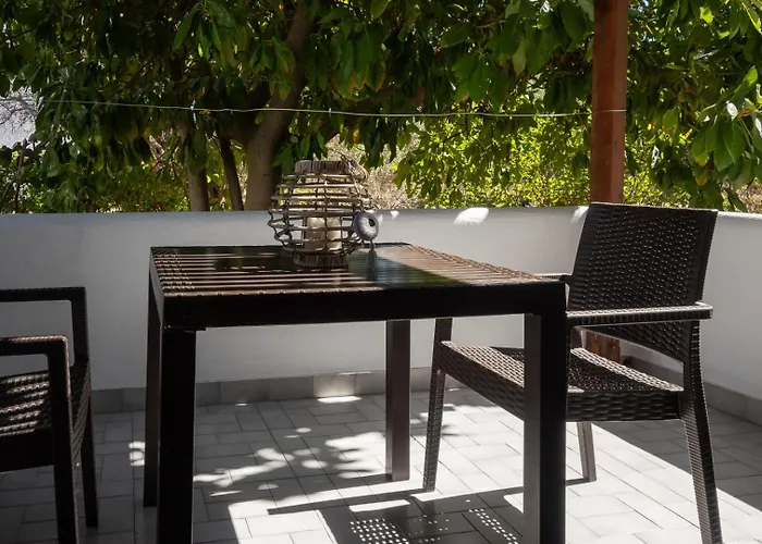 Triantafillas Suites