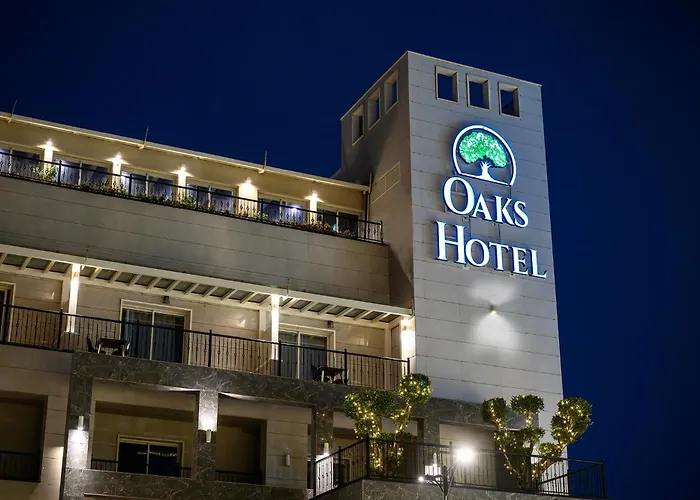 Oaks Hotel