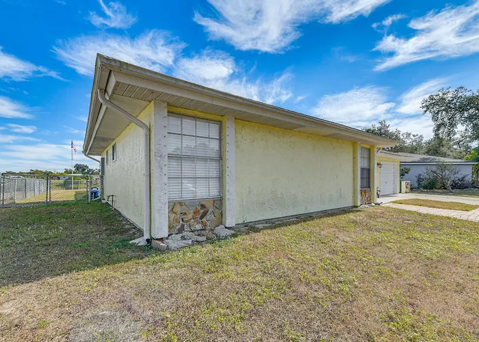 Fishing Dock & Grill: Pet-Friendly North Port Home