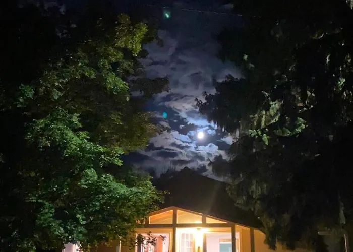 The Sweet Retreat Farmhouse With Fast Wifi