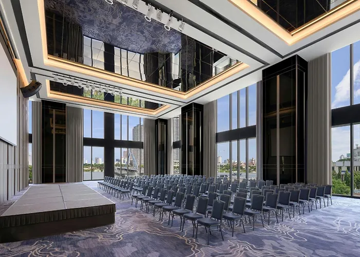 Courtyard By Marriott Danang Han River
