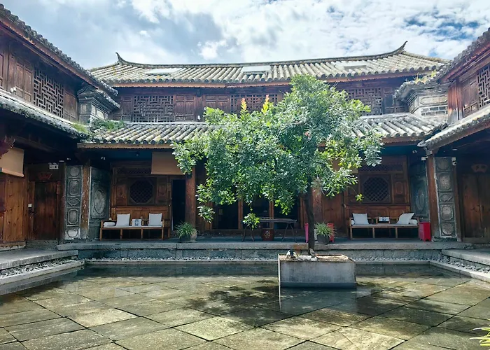 Dali Xizhou Jiakedi 大理喜洲甲科第古宅文化民宿