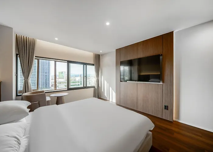 Crystal Hotel Daegu