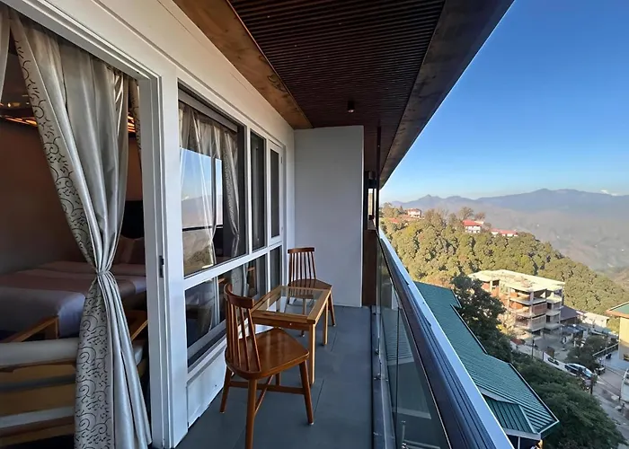 Dwaper Palace A Luxury Property Near Library Chowk, Mussoorie
