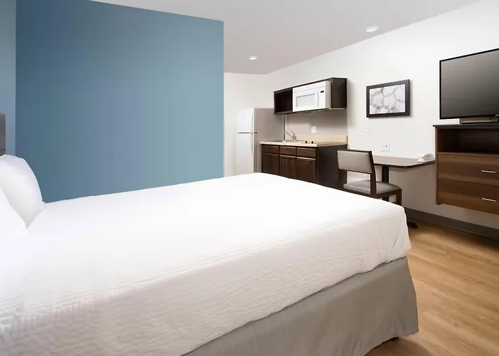 Woodspring Suites Cleveland North