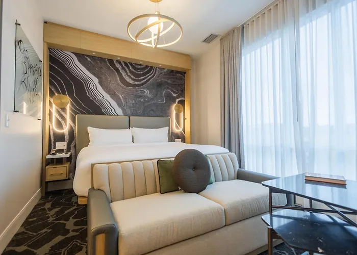 Posh On Kirkwood, A Boutique Hotel